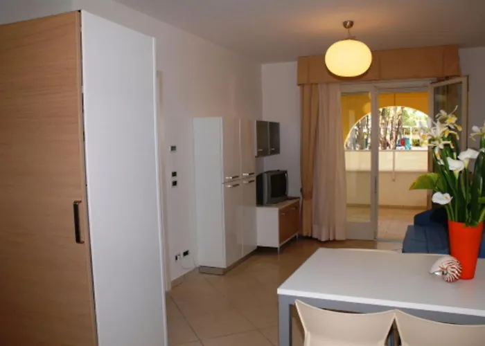 Charming Flat Near The * Бибионе