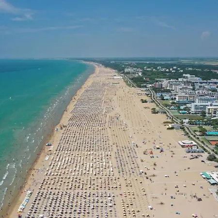 Charming Flat Near The * Bibione