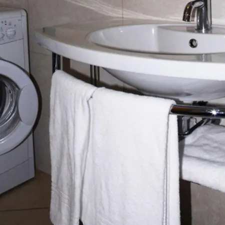 דירה Charming Flat Near The *